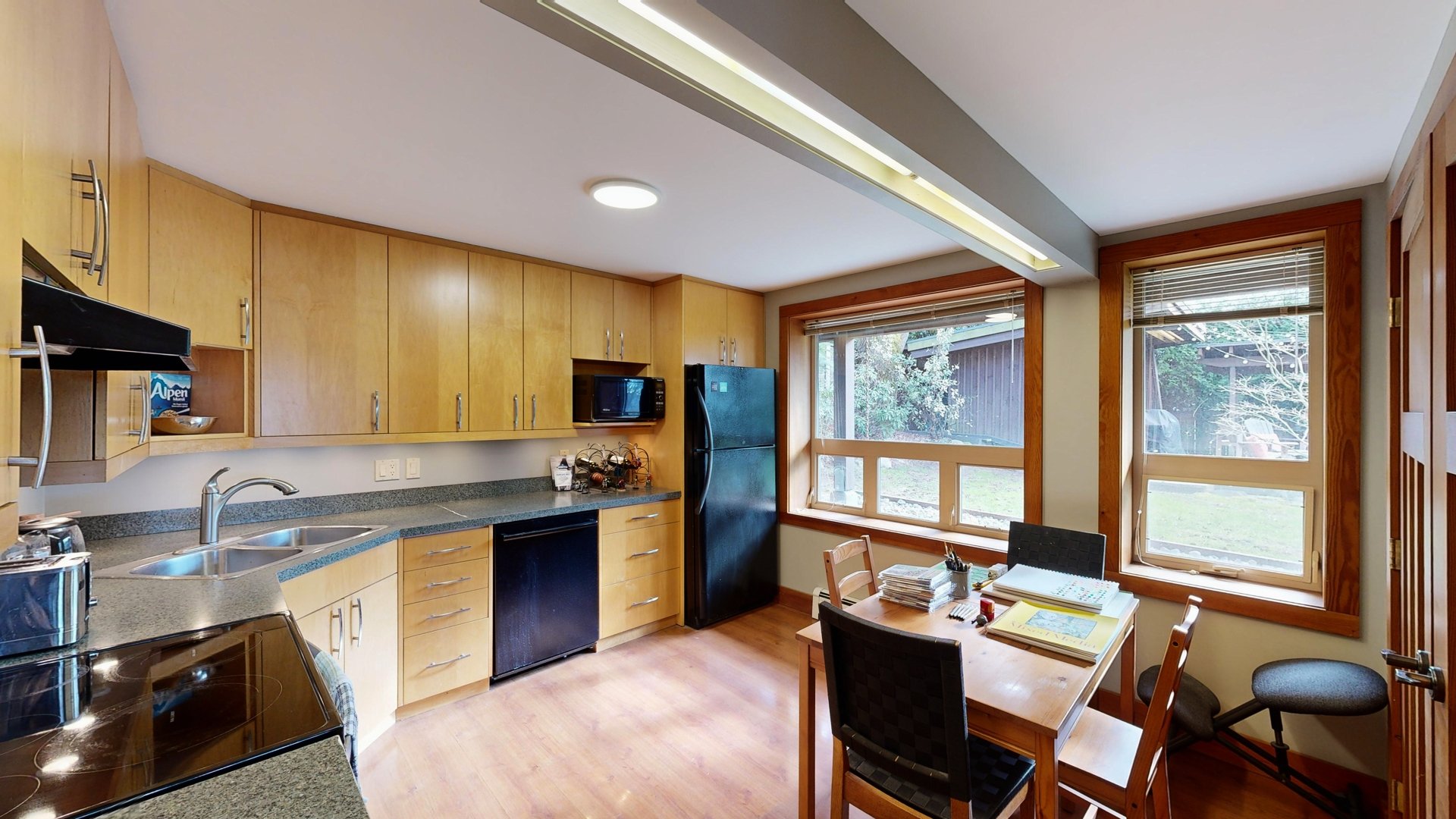 29a -Kitchen3_Adjusted