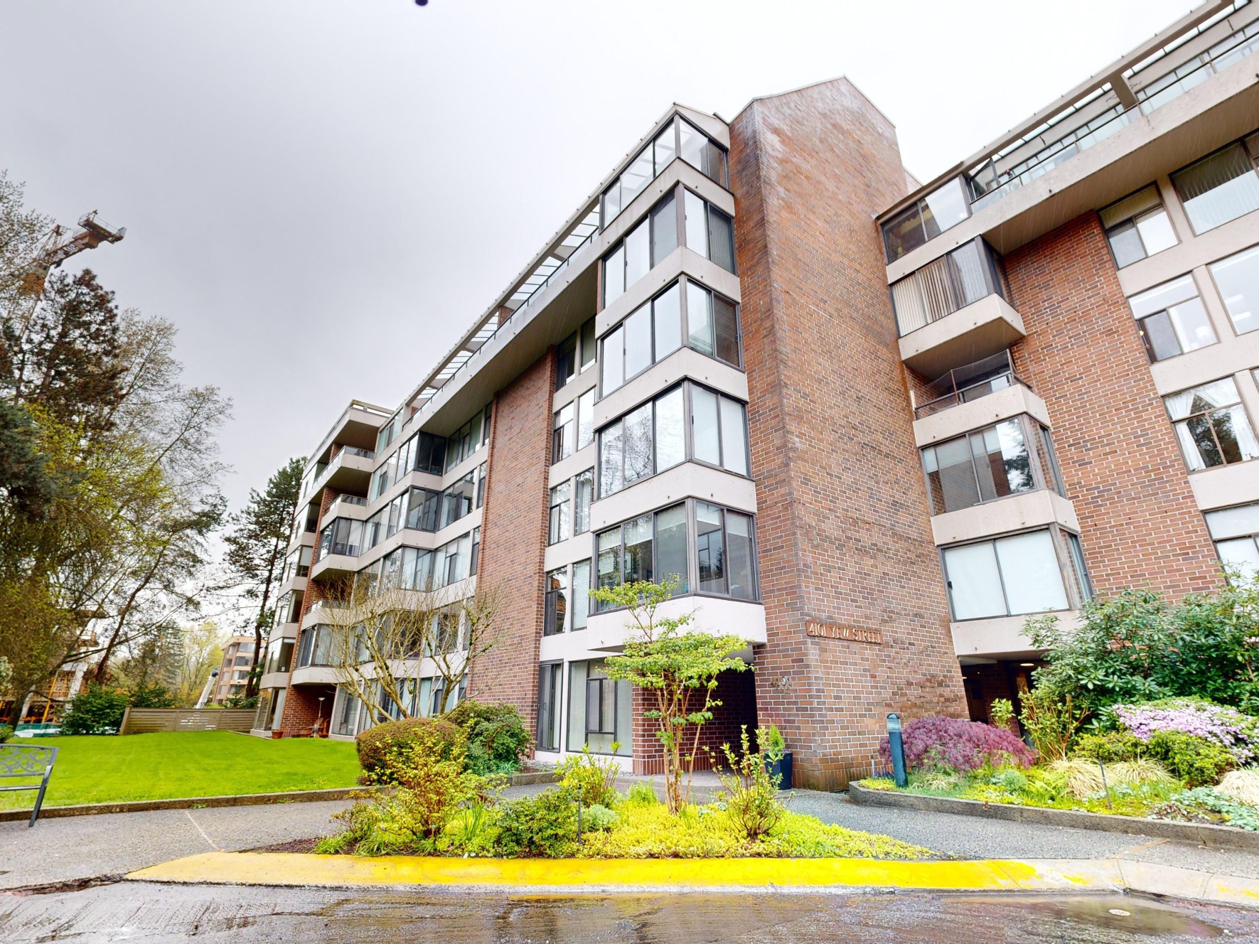 Unit-113-4101-Yew-St-Vancouver-BC-V6L-3B7-04262024_022825