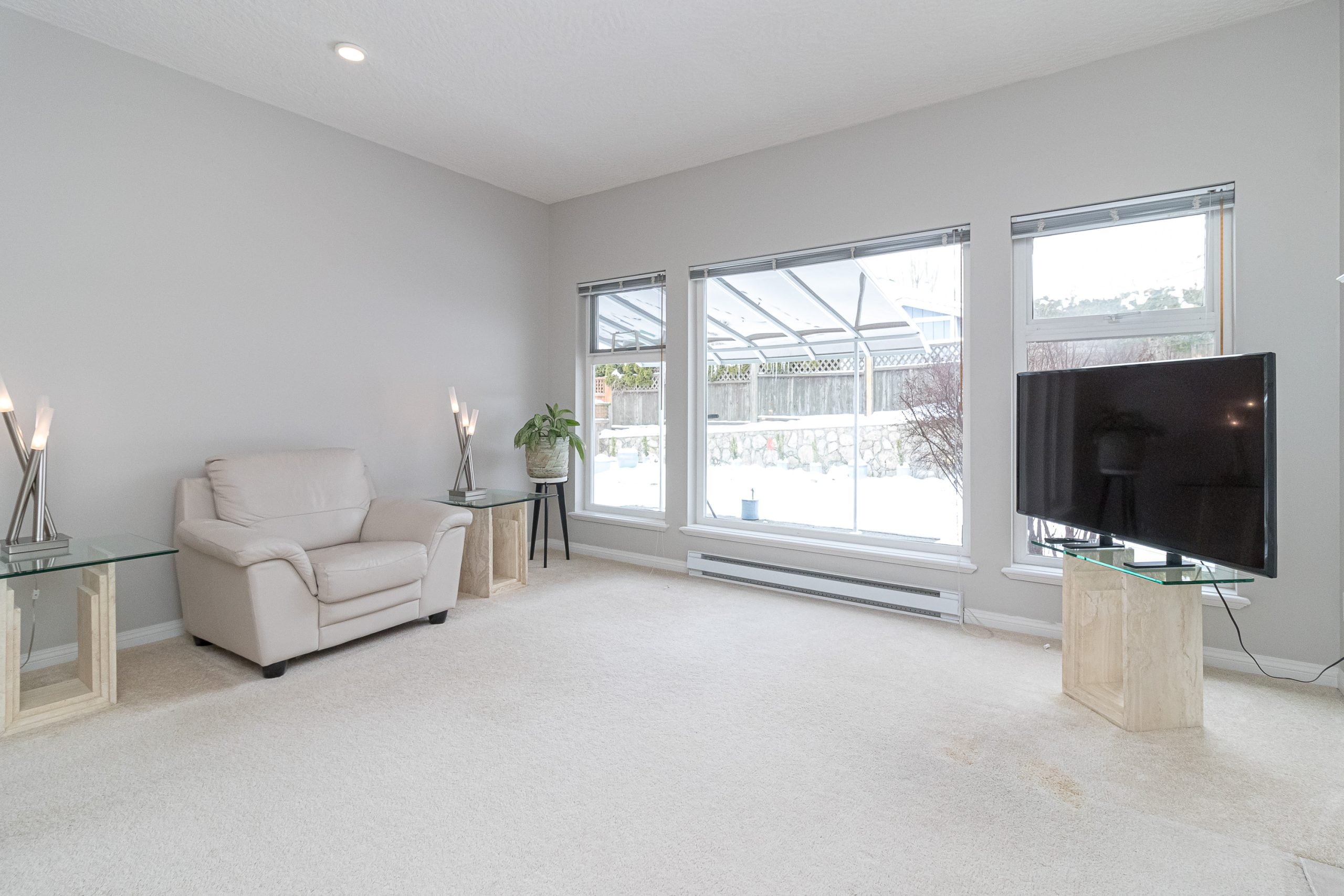 09-living-room