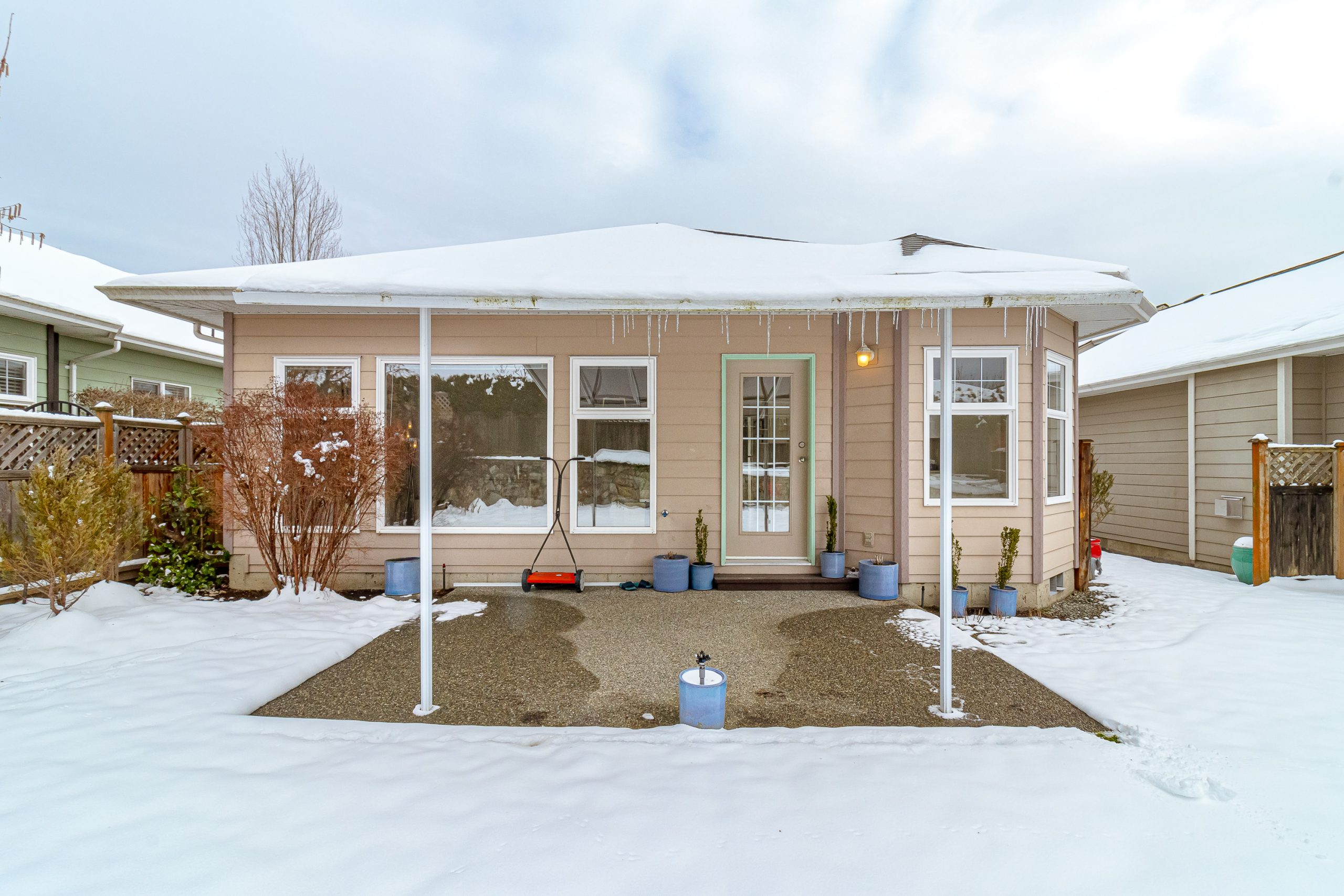 37-exterior-feature