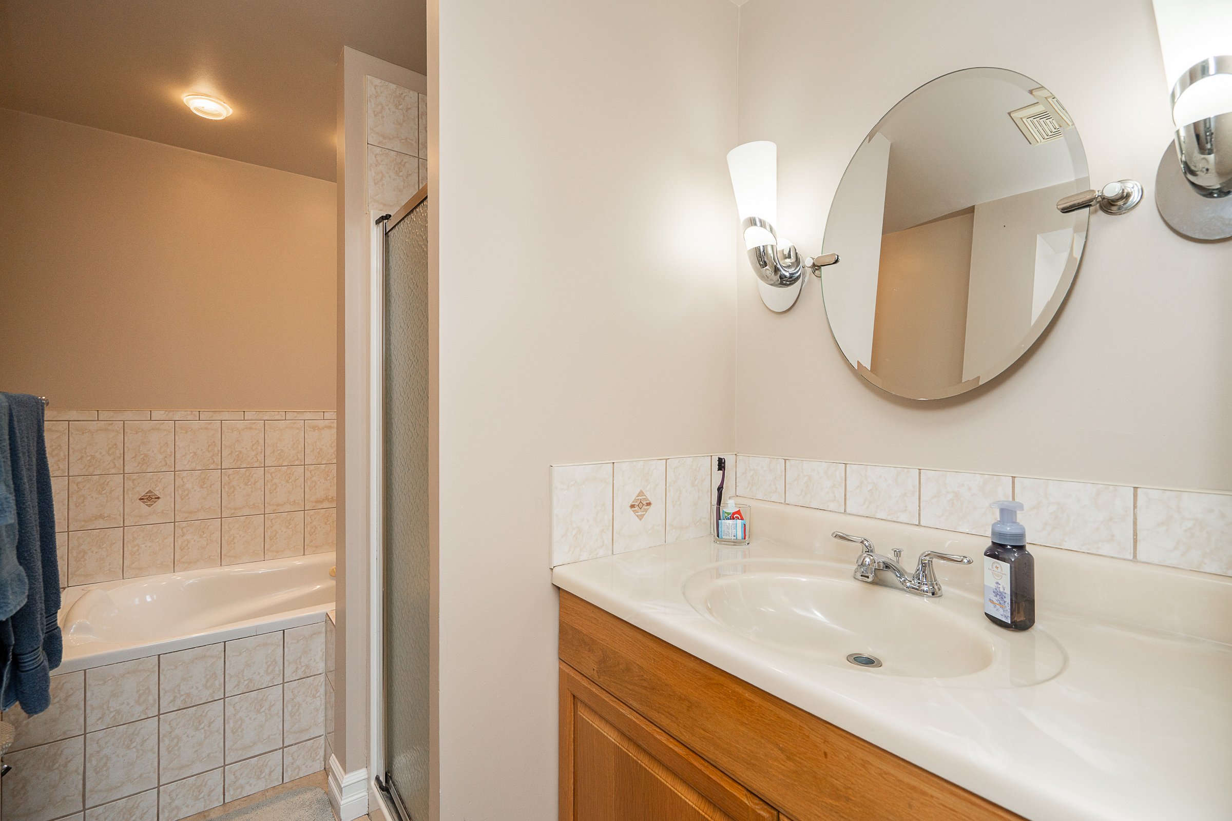 11368 Alpen Place Surrey-18