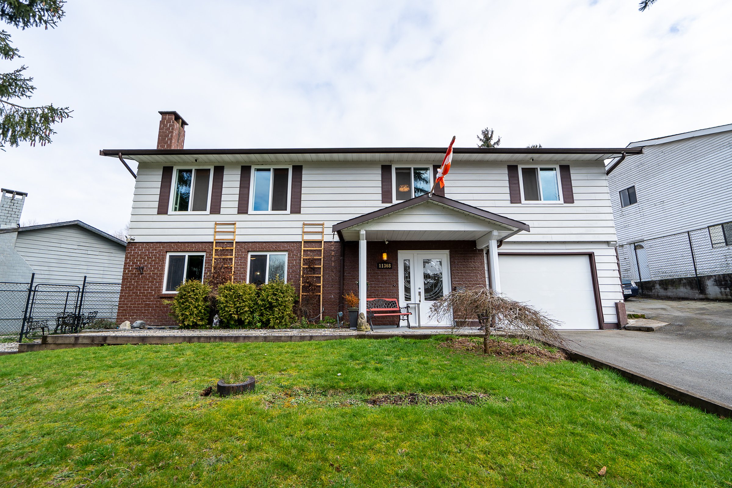 11368 Alpen Place Surrey-2