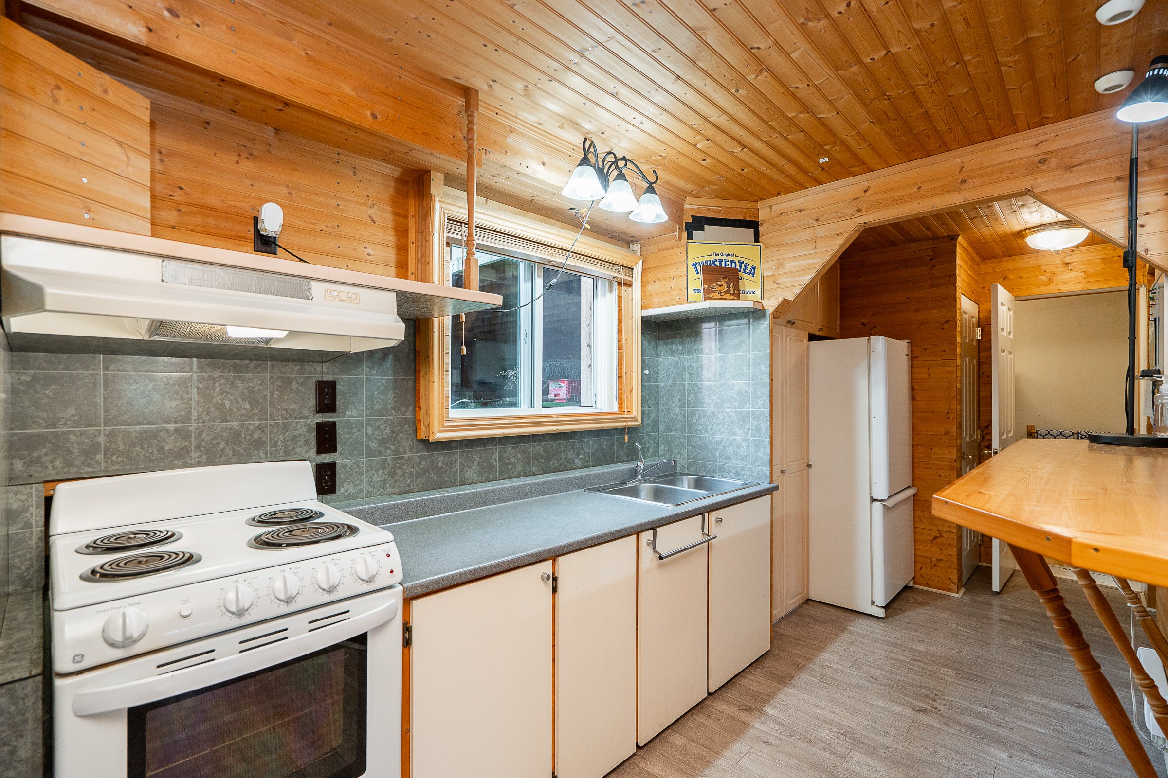 11368 Alpen Place Surrey-24