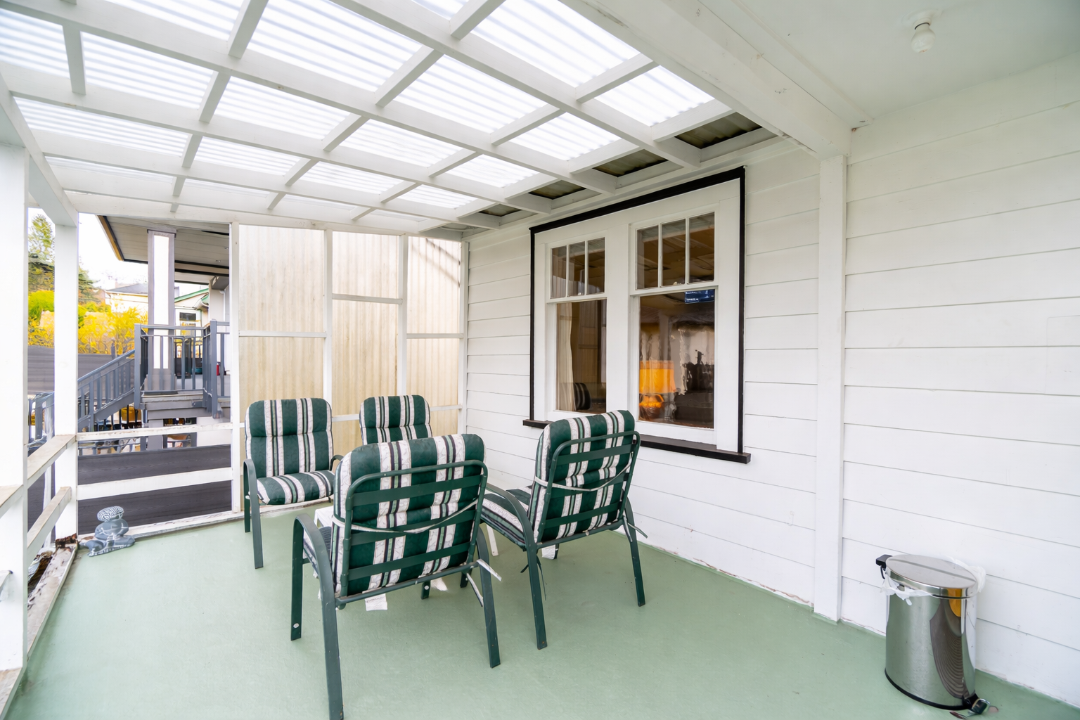 Bright deck under clear polycarbonate roof